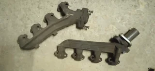 Ford 302 W Manifolds