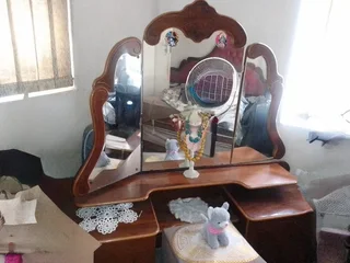 Dressing drawer, headboard