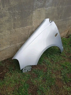 polo bujwa/polo vivo left fender