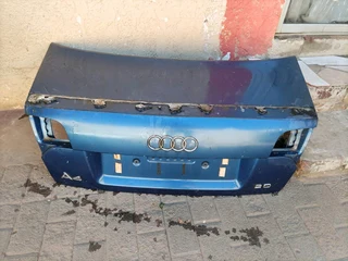 Audi a4 b7 boot