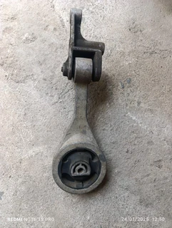 Ford bantam /fiesta engine mounting R550