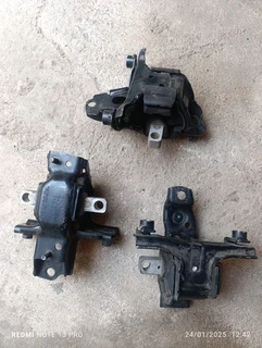 Polo bujwa gearbox mountingpolo 6.gearbox mountingpolo vivo gearbox mountingR700 each