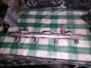 Golf6 gti/audi A3 1.8t injector rail