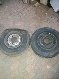 Hyundai h100/kia k2700 wheels