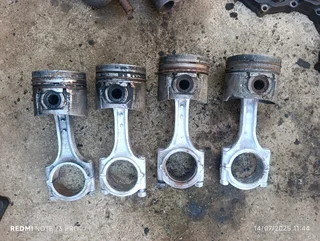 Kia k2700 pistons an Conrods