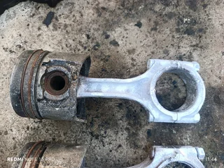 Kia k2700 pistons an Conrods