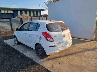 Hyundai i20 1.4 engine code : G4fa stripping for spares