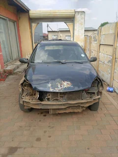 Renault Clio 2 stripping for spares