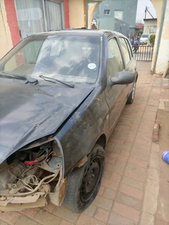 Renault Clio 2 stripping for spares