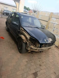 Renault Clio 2 stripping for spares