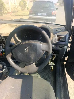 Renault Clio 2 stripping for spares