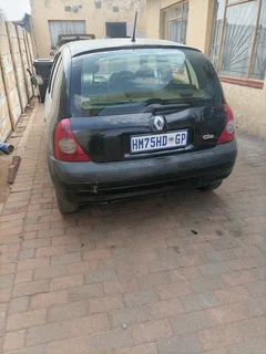 Renault Clio 2 stripping for spares