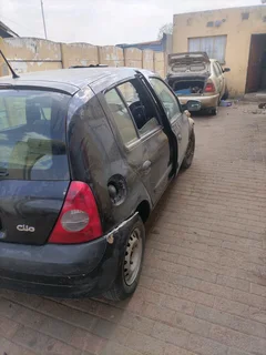 Renault Clio 2 stripping for spares