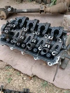 Renault Clio 2 1.2 cylinder head