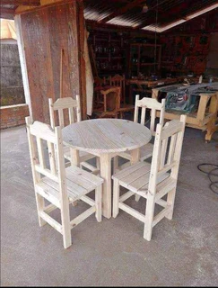 4 seater dinning table available