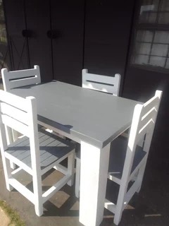 4 seater dinning table