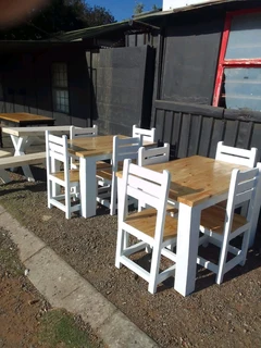 4 seater dinning table