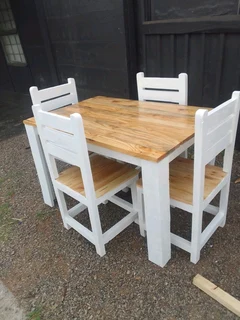 4 seater dinning table