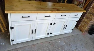 Kitchen buffet available