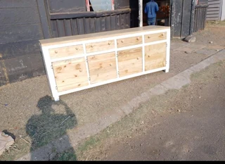 Kitchen buffet available