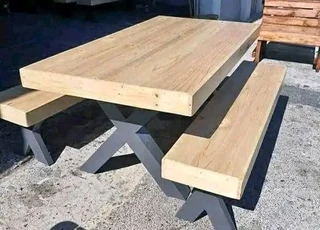 6 seater dinning table with 2 benches available