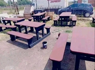 Bar counter and bar stools available