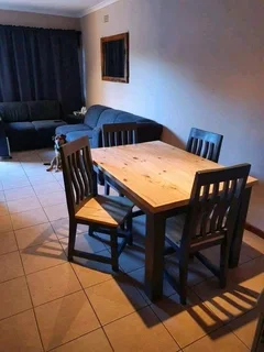 4 seater dinning table with 4 chairs available