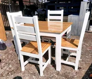 4 seater dinning table available