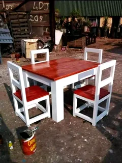 4 seater dinning table available