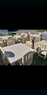 4 seater dinning table available