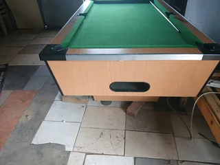 Pool table