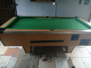 Pool table