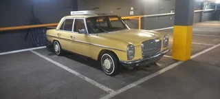 1976 w114 Mercedes-Benz 280
