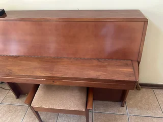 Upright piano