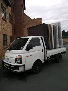 BAKKIE FOR HIRE AT AN AFFORDABLE PRICE BOTH LONG AND SHORT(LOCAL) DISTANCE