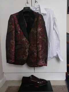 MD suit black burgundy and gold
