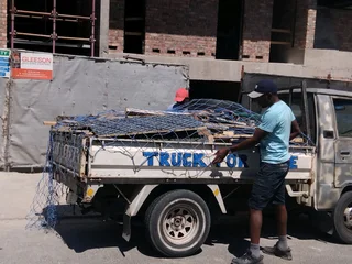 CAPE TOWN GARDEN REFUSE REMOVAL, TREE FELLING, YARD CLEANING,