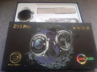 Brand new smarth watch for sale Never be use still in box