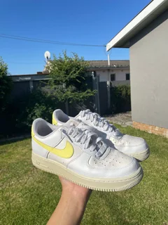 Nike Air Force 1 - Neon Yellow
