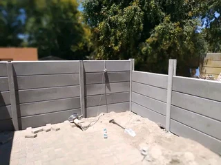 Vibcrate boundary wall