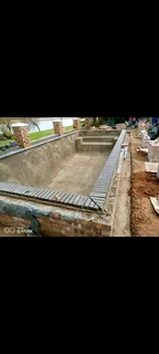 Swimming pool installation
