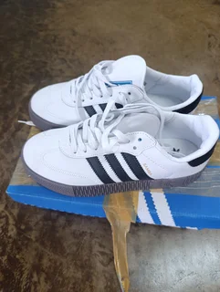 Both pairs size for R1600Sneakers for women