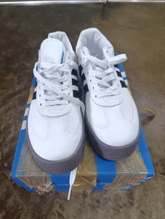 Both pairs size for R1600Sneakers for women