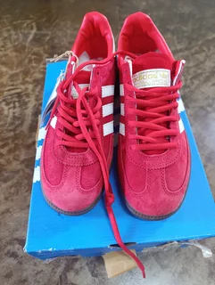 Both pairs size for R1600Sneakers for women