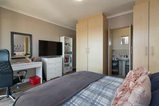 Flatshare / Room to Rent in Royal Ascot (Milnerton)