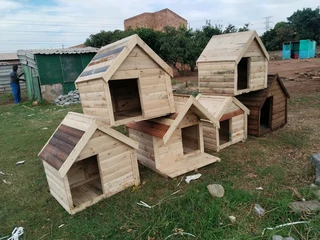 Dog house for sale