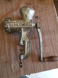 Vintage   table  mount  mincer.