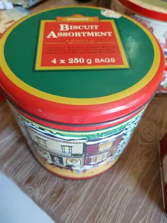 Woolworths  collectable  biscuit tin.