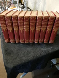 Children&#39;s encyclopedia  by Arthur mee.