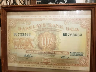 Vintage  large picture of 10 shilling  note framed.
